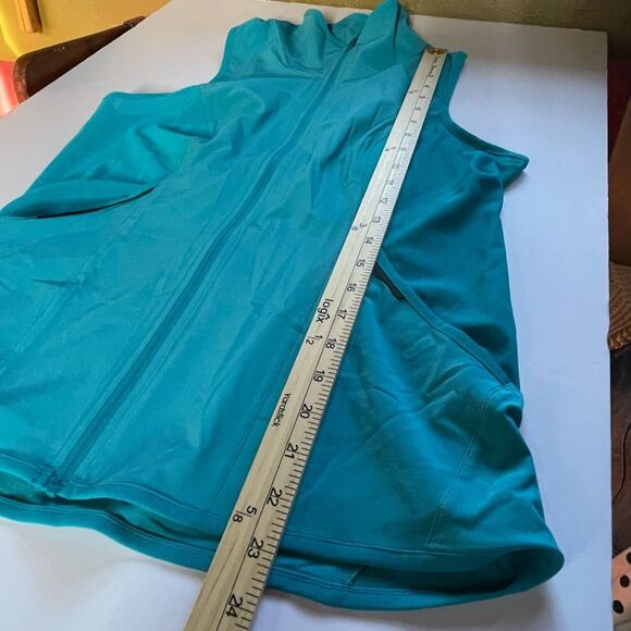 LUCY Lucy power performance running vest size M reflective strips zip front pock - Picture 5 of 7